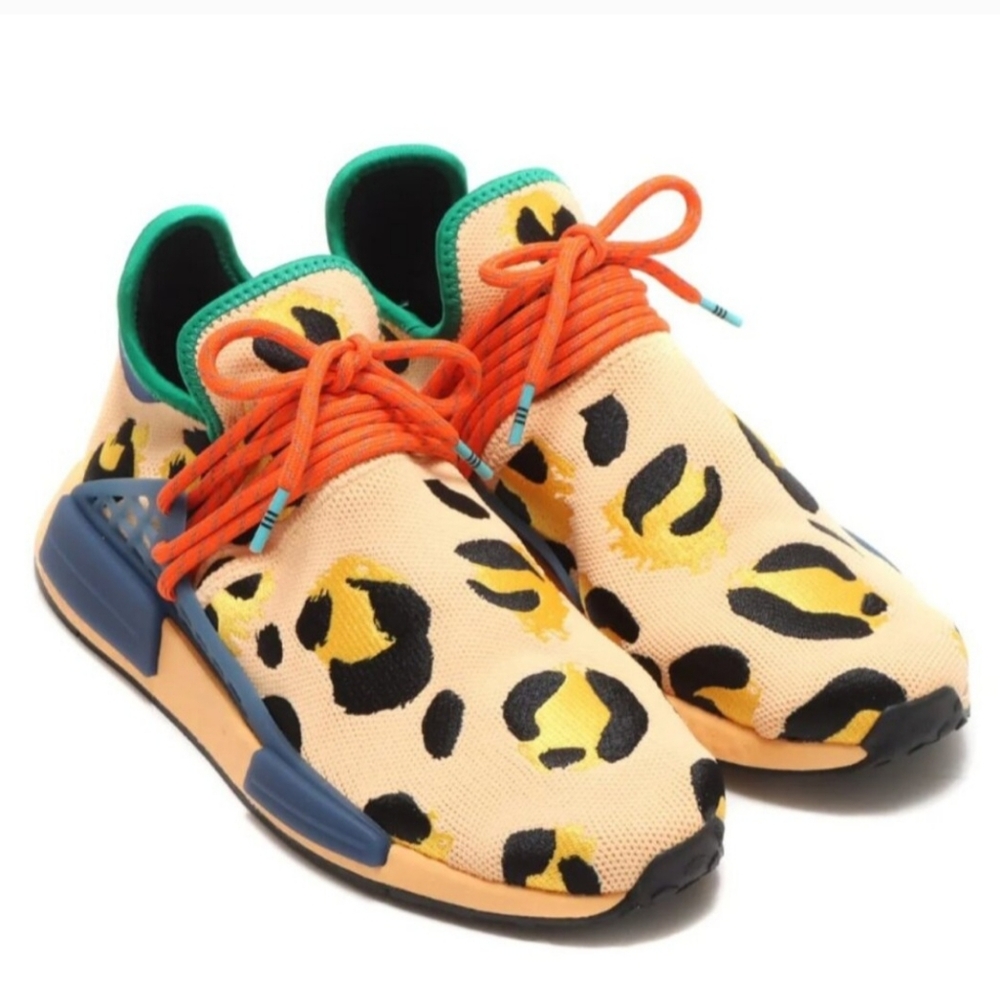 ADIDAS X PHARRELL WILLIAMS HU NMD ANIMAL PRINT. New with no box. SIZE 5